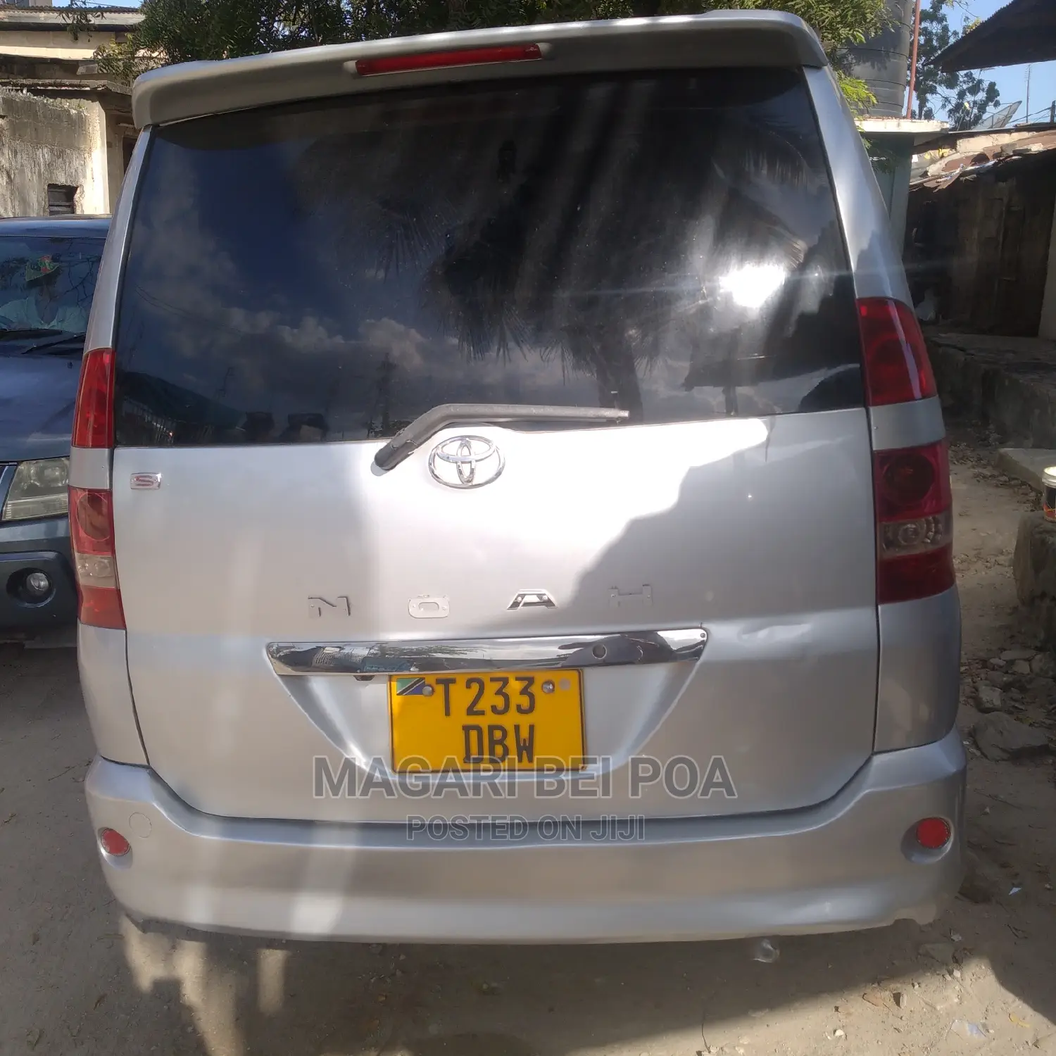 Toyota Noah 2001 Silver