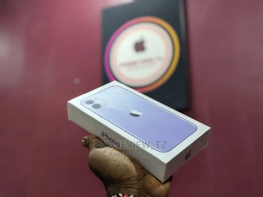 New Apple iPhone 11 64 GB Purple