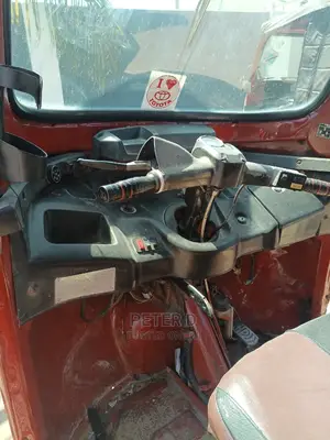 TVS Neo NX 2022 Red