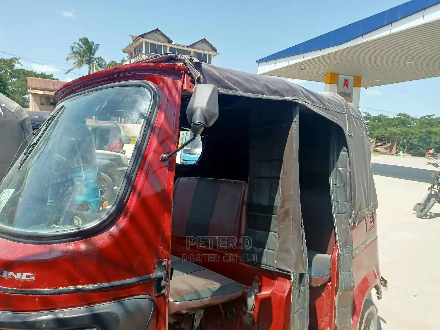 TVS Neo NX 2022 Red