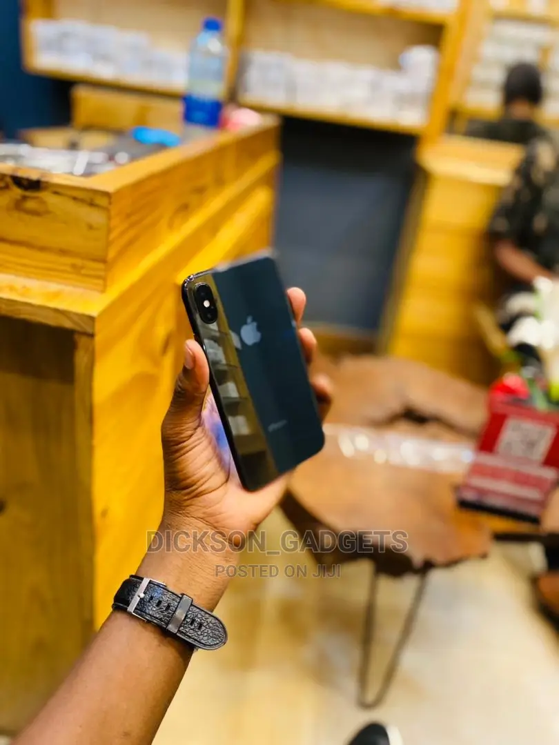 Apple iPhone X 64 GB Black
