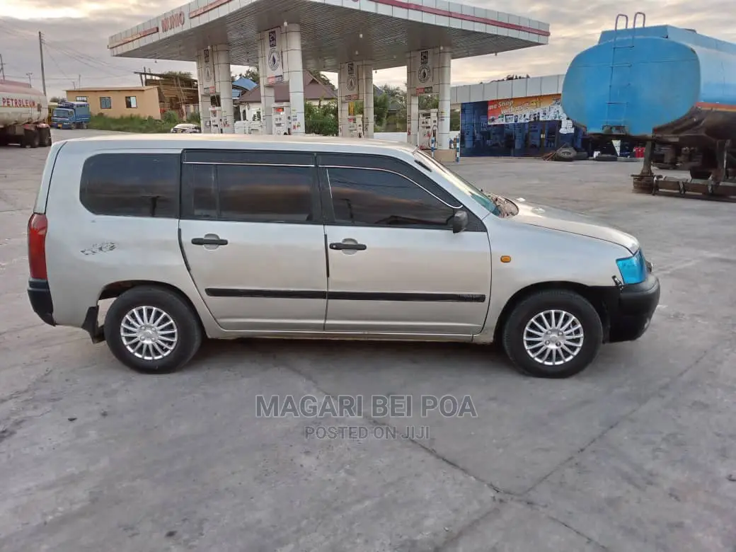 Toyota Succeed 2004 Silver