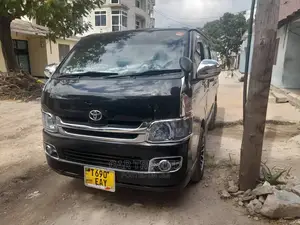 Toyota HiAce 2010 Black
