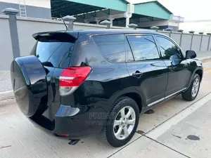 Toyota Vanguard 2011 Black