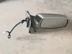 Toyota Ist Side Mirror Wright Side