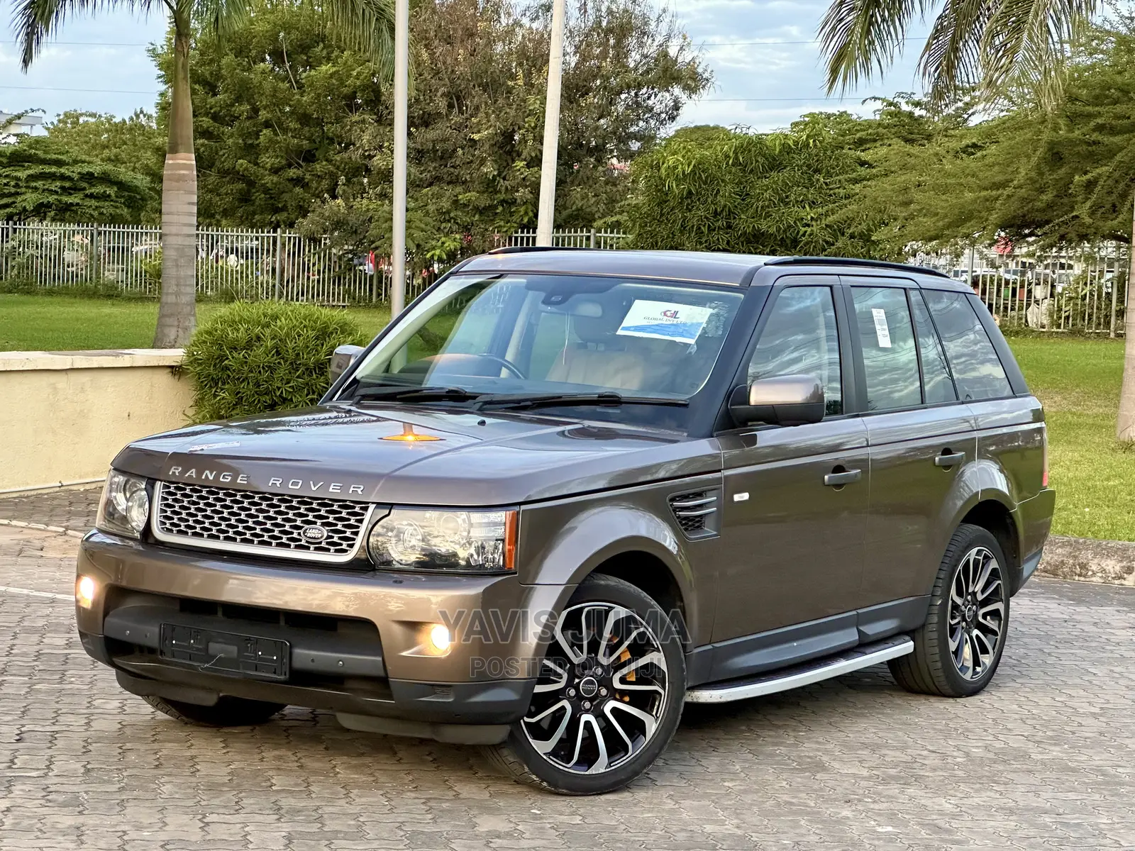 Land Rover Range Rover Sport 2010 Gold