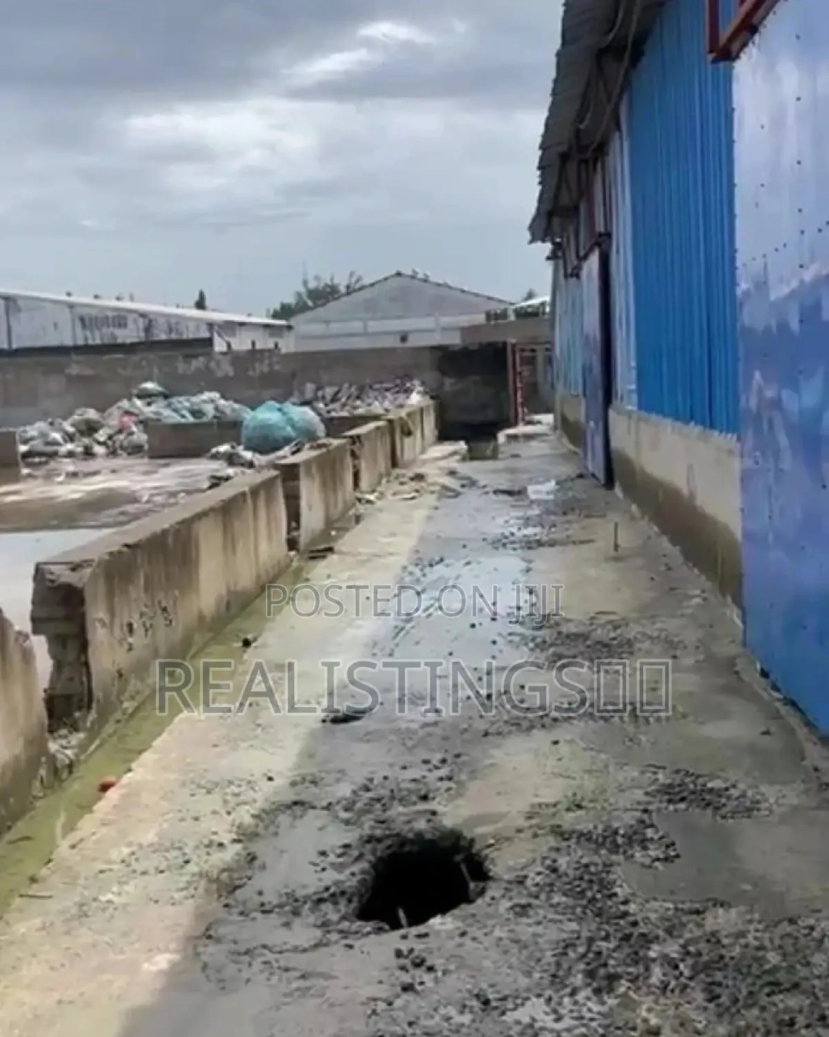 Buguruni: Godowns, Office House on Industrial Plot - Dar