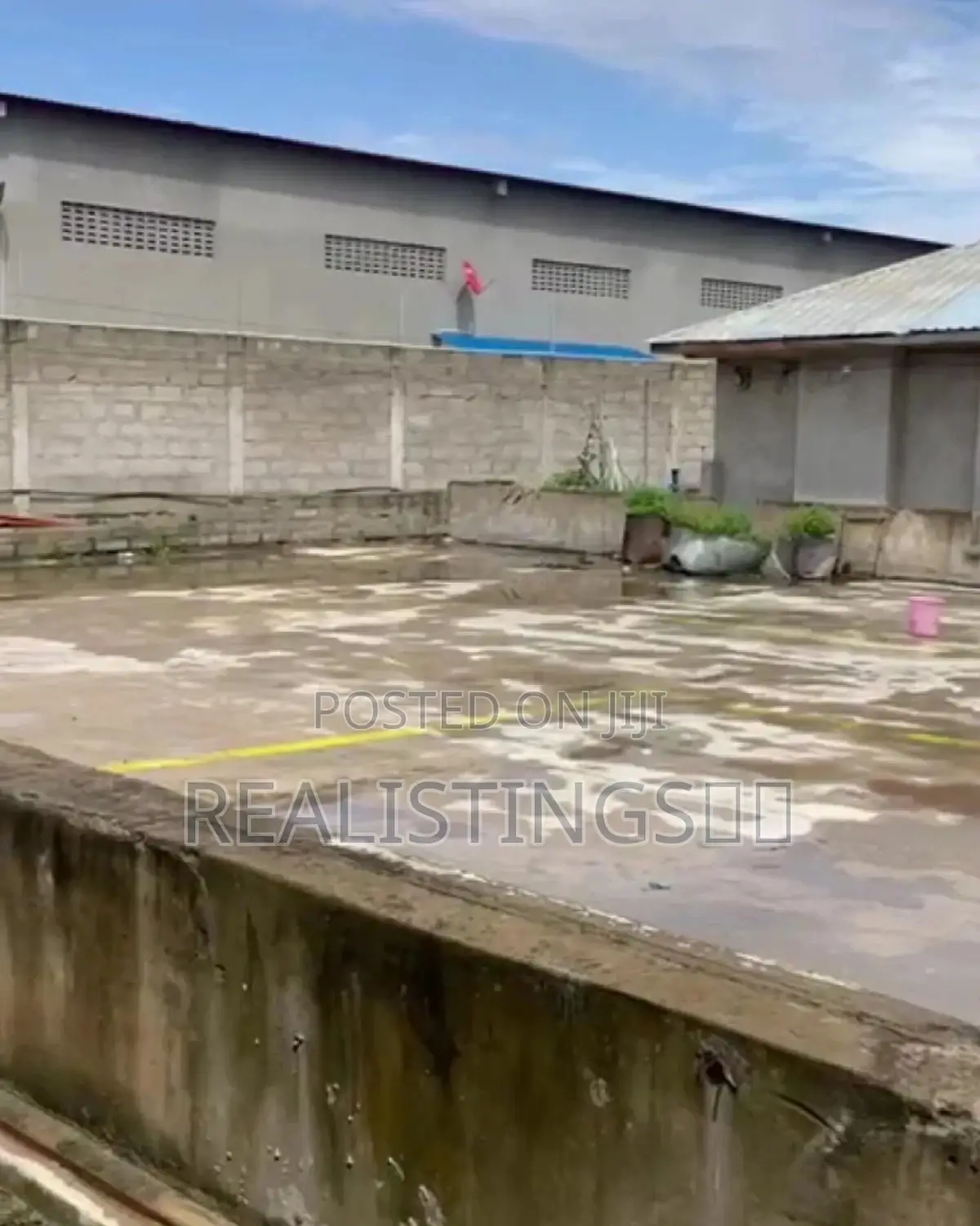 Buguruni: Godowns, Office House on Industrial Plot - Dar