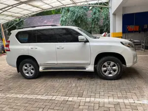 Toyota Land Cruiser Prado 2011 White