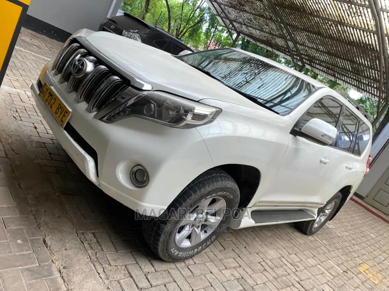 Toyota Land Cruiser Prado 2011 White