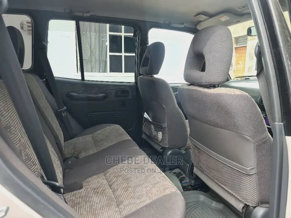 Toyota RAV4 Base FWD 2001 White