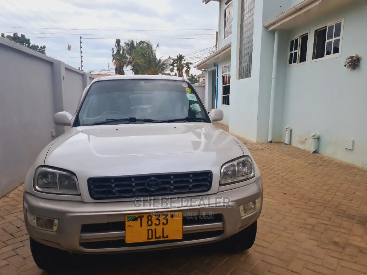 Toyota RAV4 Base FWD 2001 White