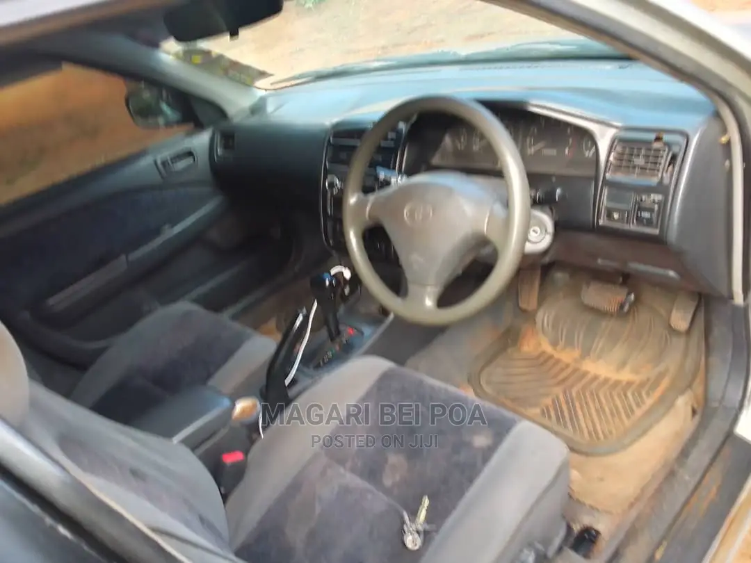 Toyota Carina 2000 Silver