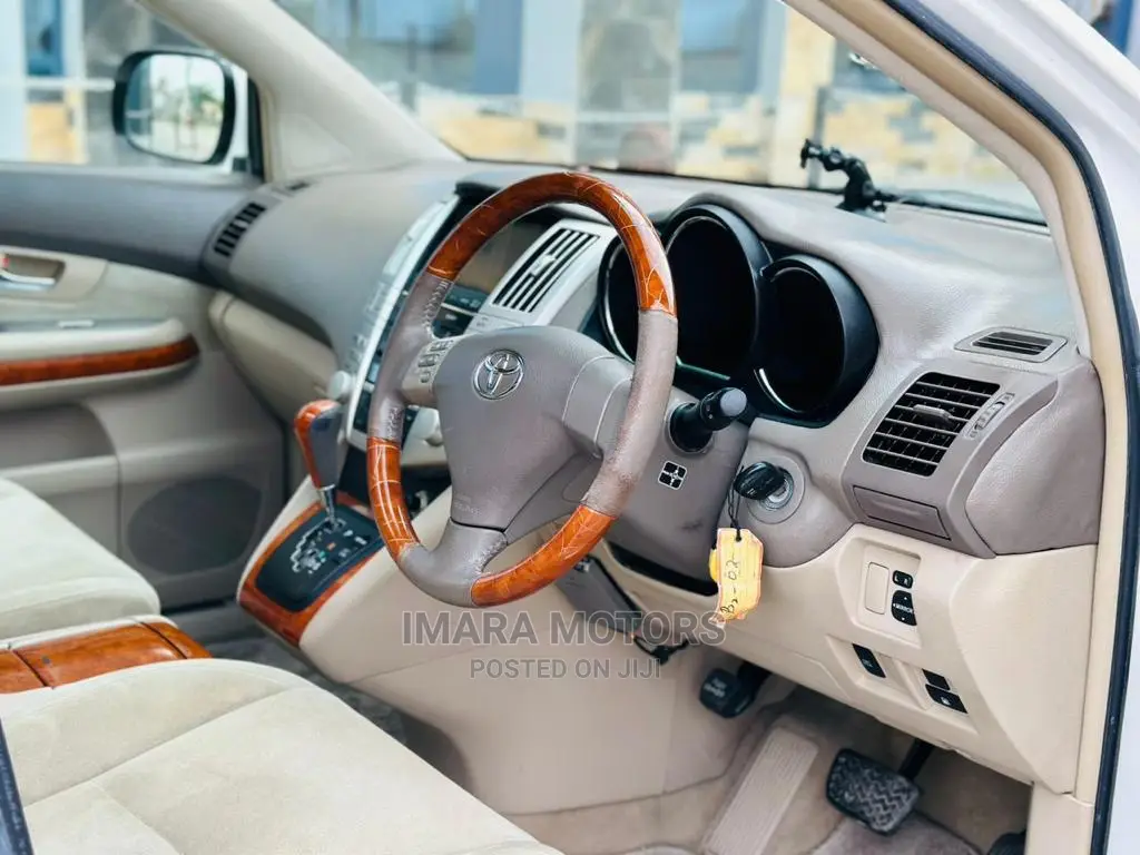 Toyota Harrier 2005 White