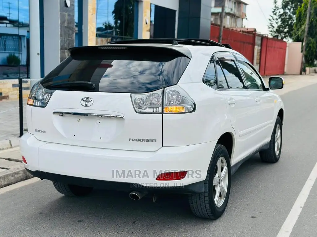 Toyota Harrier 2005 White