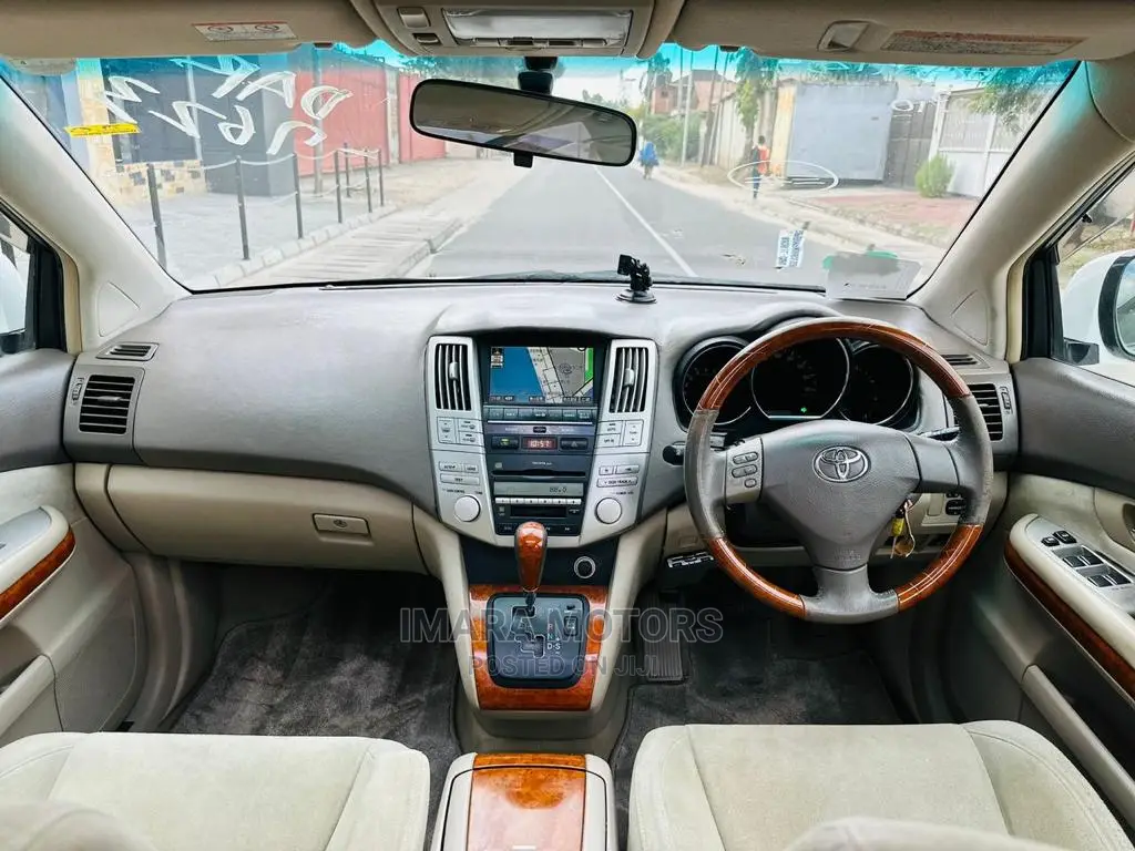 Toyota Harrier 2005 White