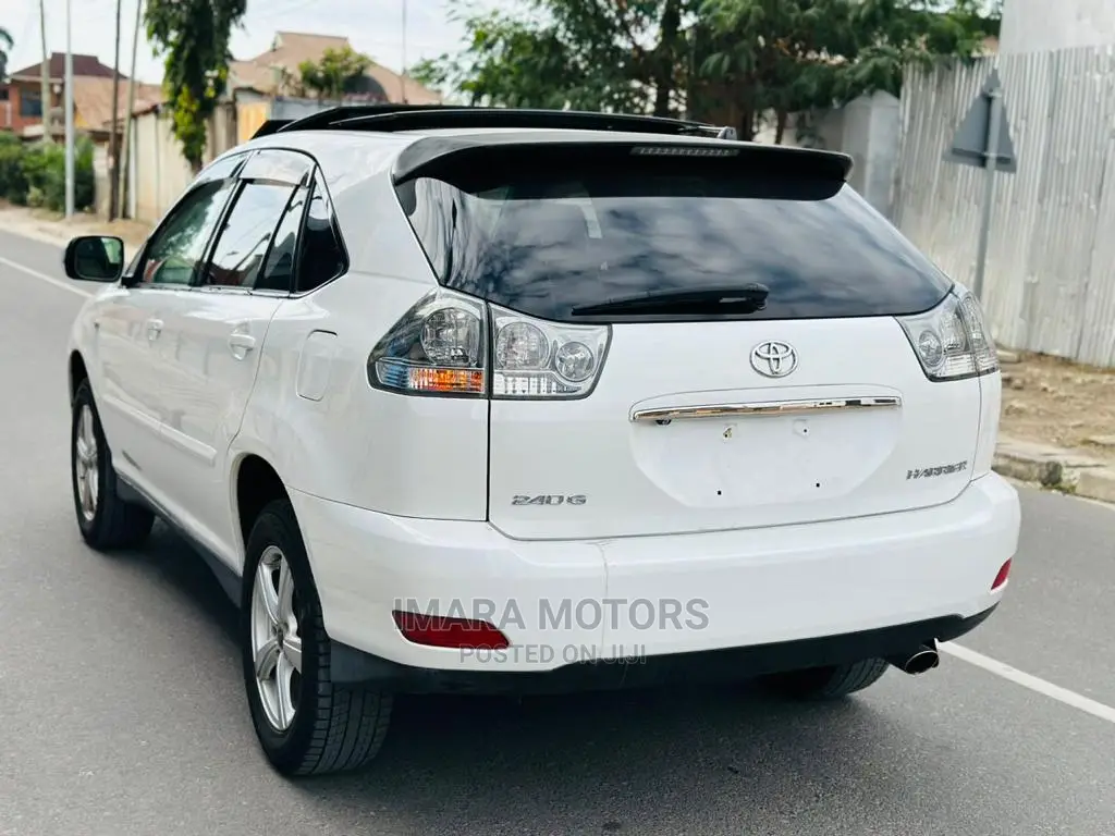 Toyota Harrier 2005 White