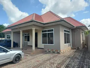 Furnished 5bdrm Townhouse/Terrace in Rungwe Magari, Kinondoni for sale