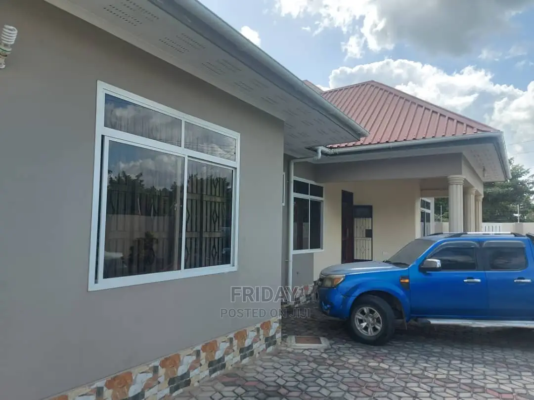 Furnished 5bdrm Townhouse/Terrace in Rungwe Magari, Kinondoni for sale