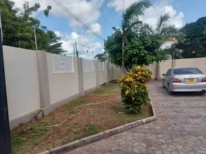 Furnished 5bdrm Townhouse/Terrace in Rungwe Magari, Kinondoni for sale