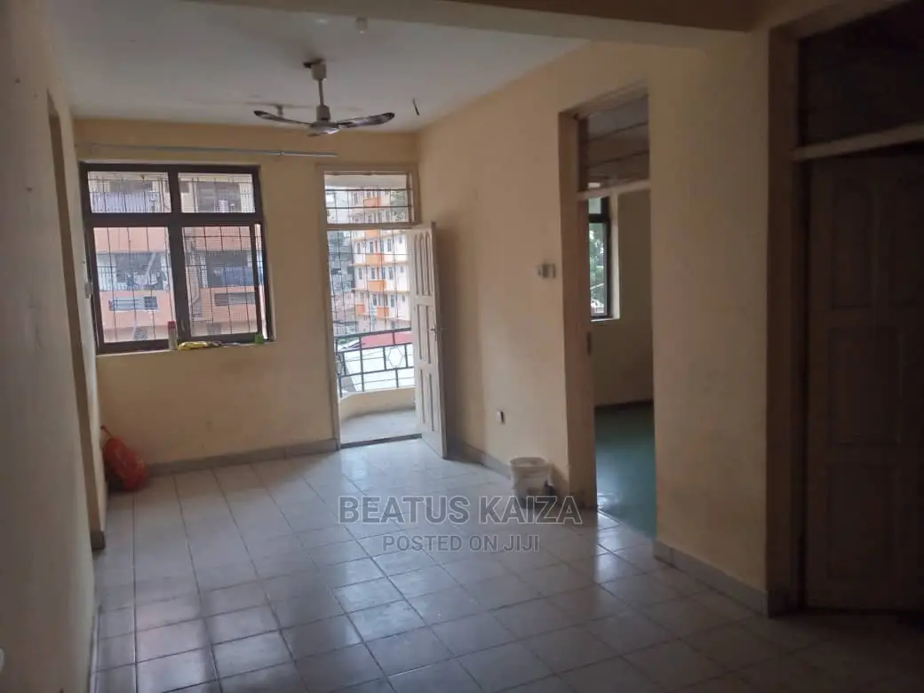 3bdrm Block of Flats in Kariakoo Livingstone for rent