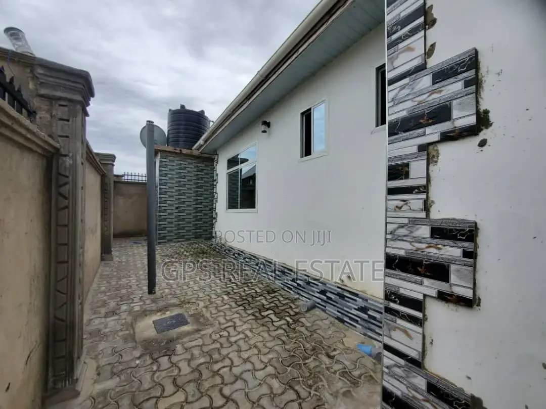 3bdrm House in Dovya Chamazi for sale