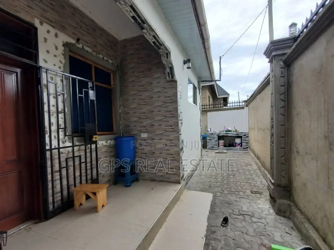 3bdrm House in Dovya Chamazi for sale