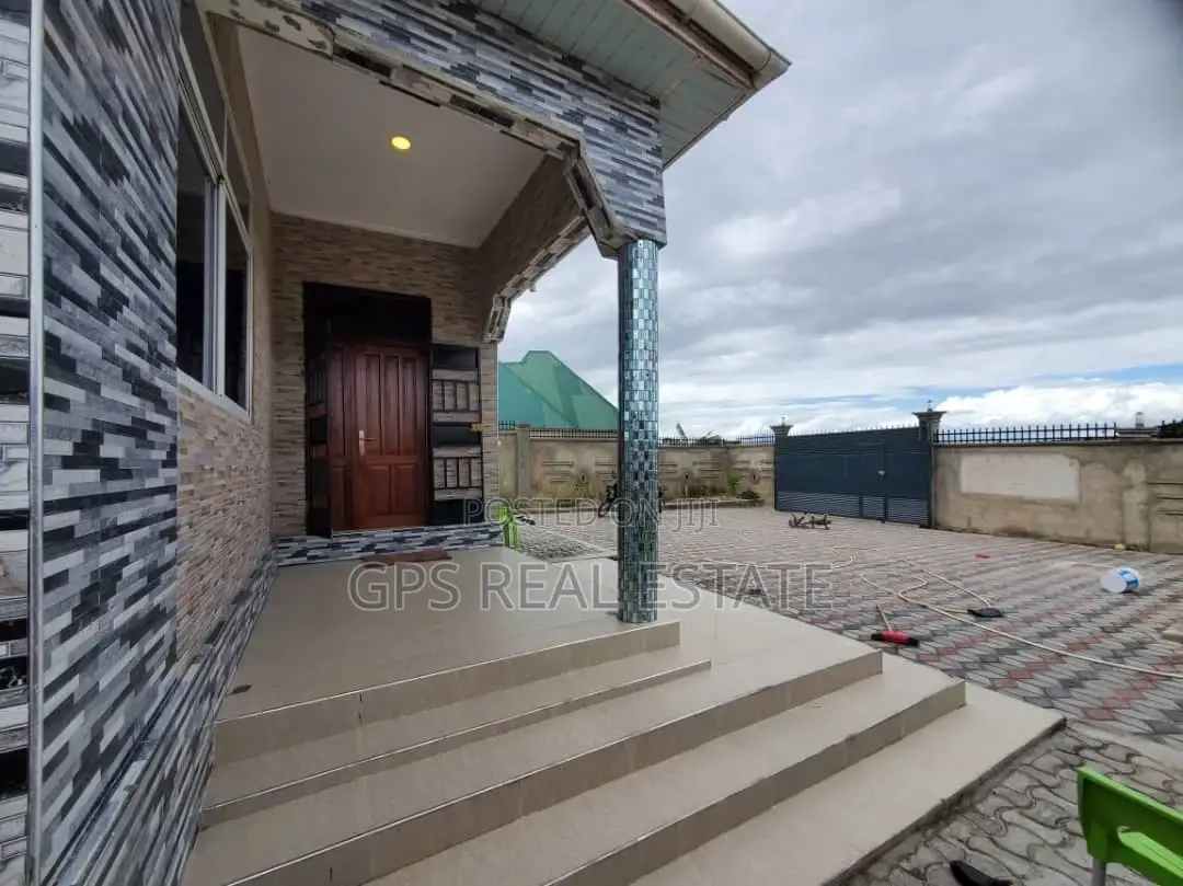 3bdrm House in Dovya Chamazi for sale