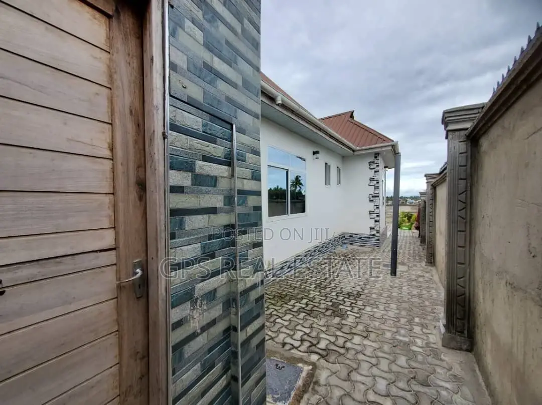 3bdrm House in Dovya Chamazi for sale