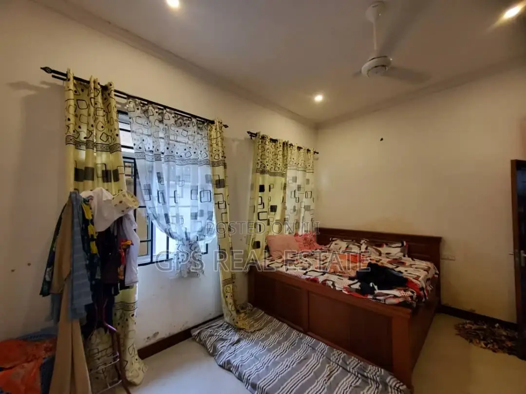 3bdrm House in Dovya Chamazi for sale