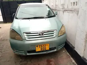 Toyota Ipsum 2005 Ivory