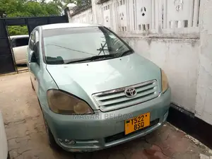 Toyota Ipsum 2005 Ivory