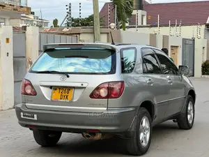 Toyota Harrier 2004 Silver