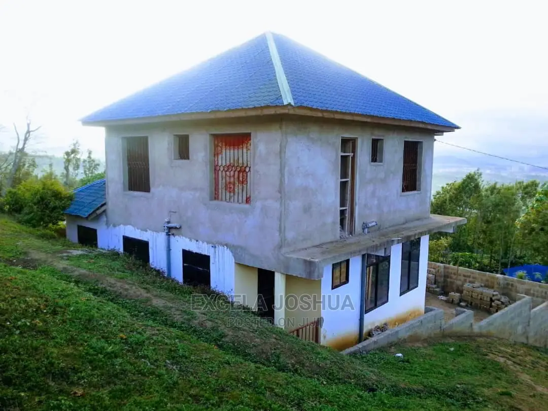 5bdrm House in , Central Business Area for sale