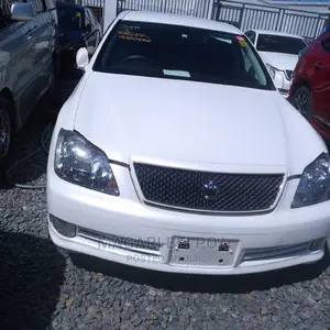 Toyota Crown 2006 White
