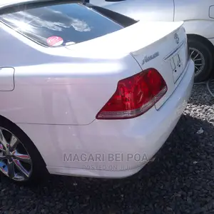 Toyota Crown 2006 White