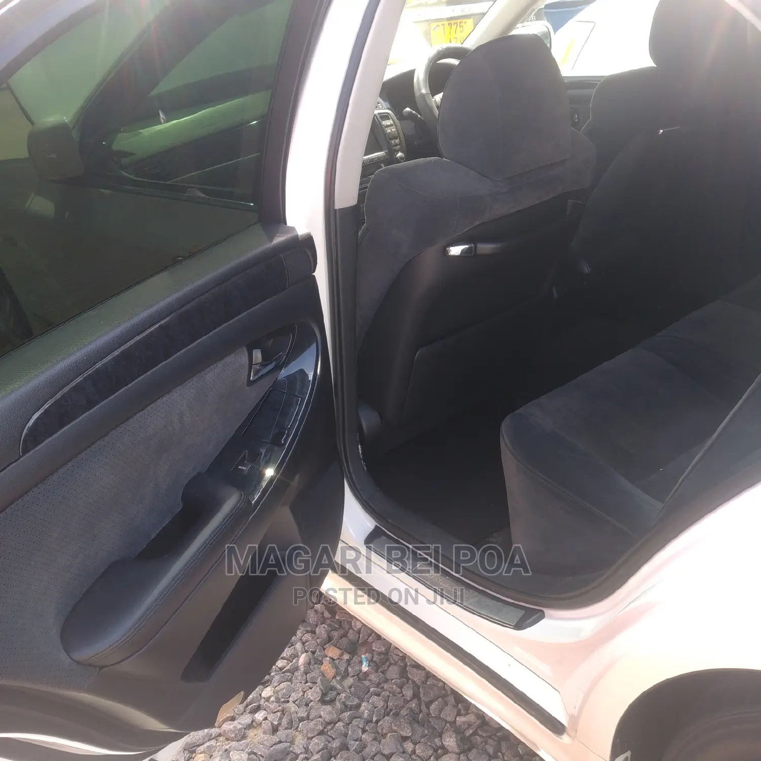 Toyota Crown 2006 White