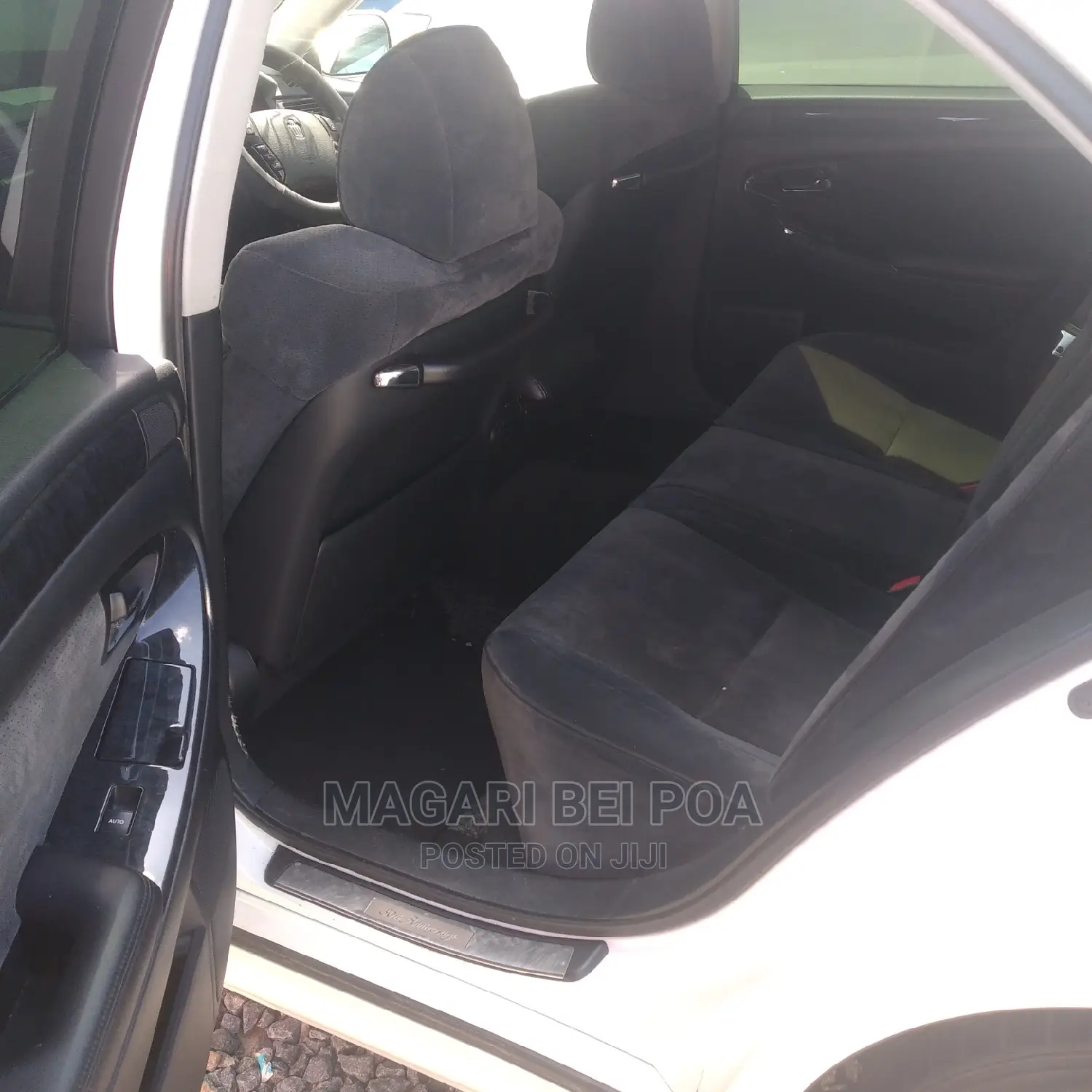 Toyota Crown 2006 White