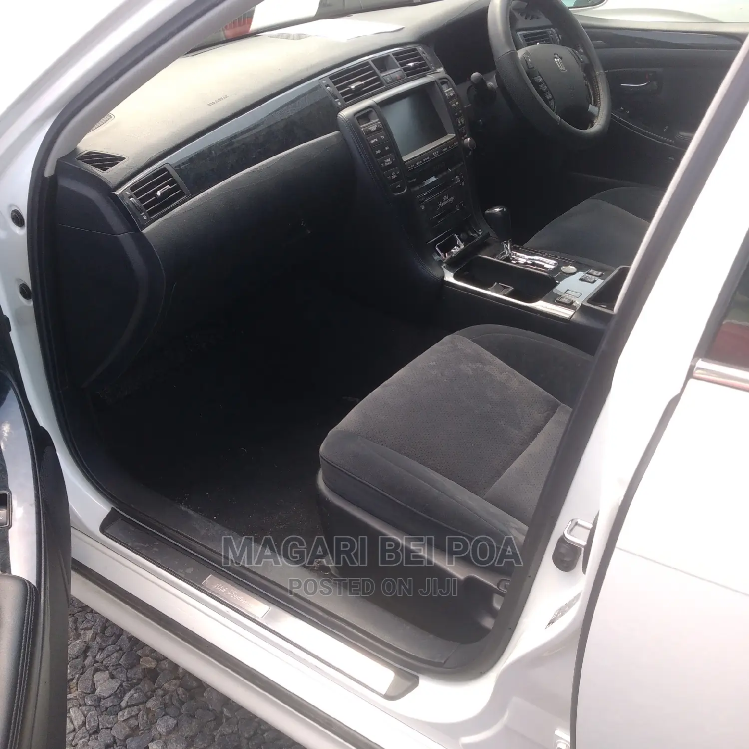 Toyota Crown 2006 White