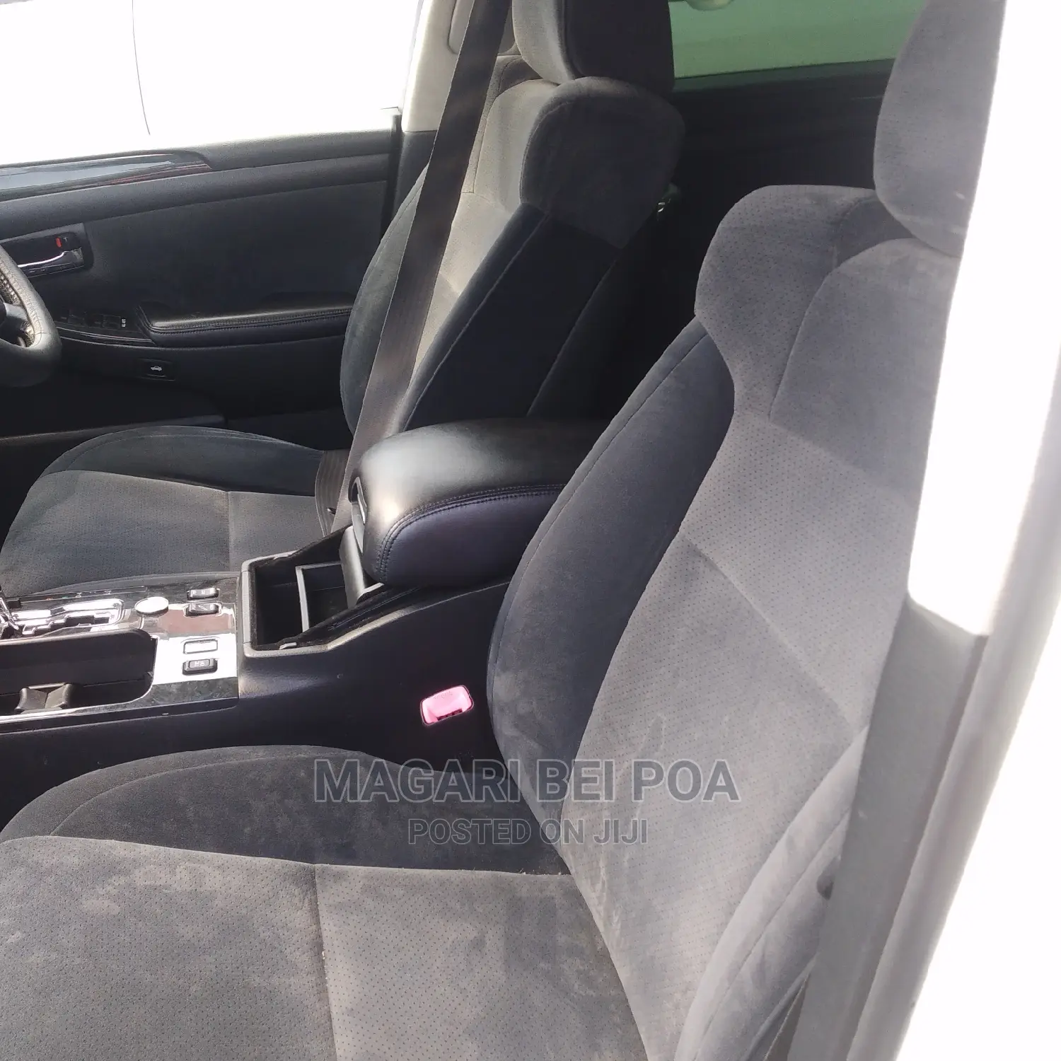 Toyota Crown 2006 White