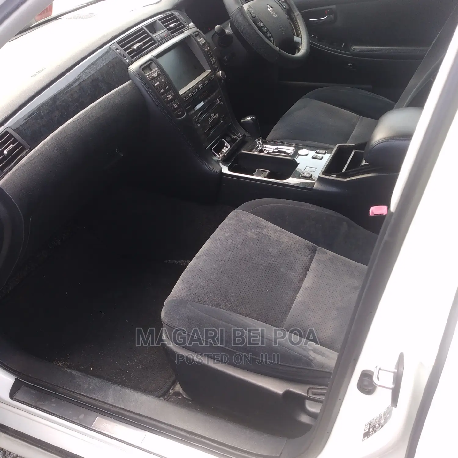 Toyota Crown 2006 White