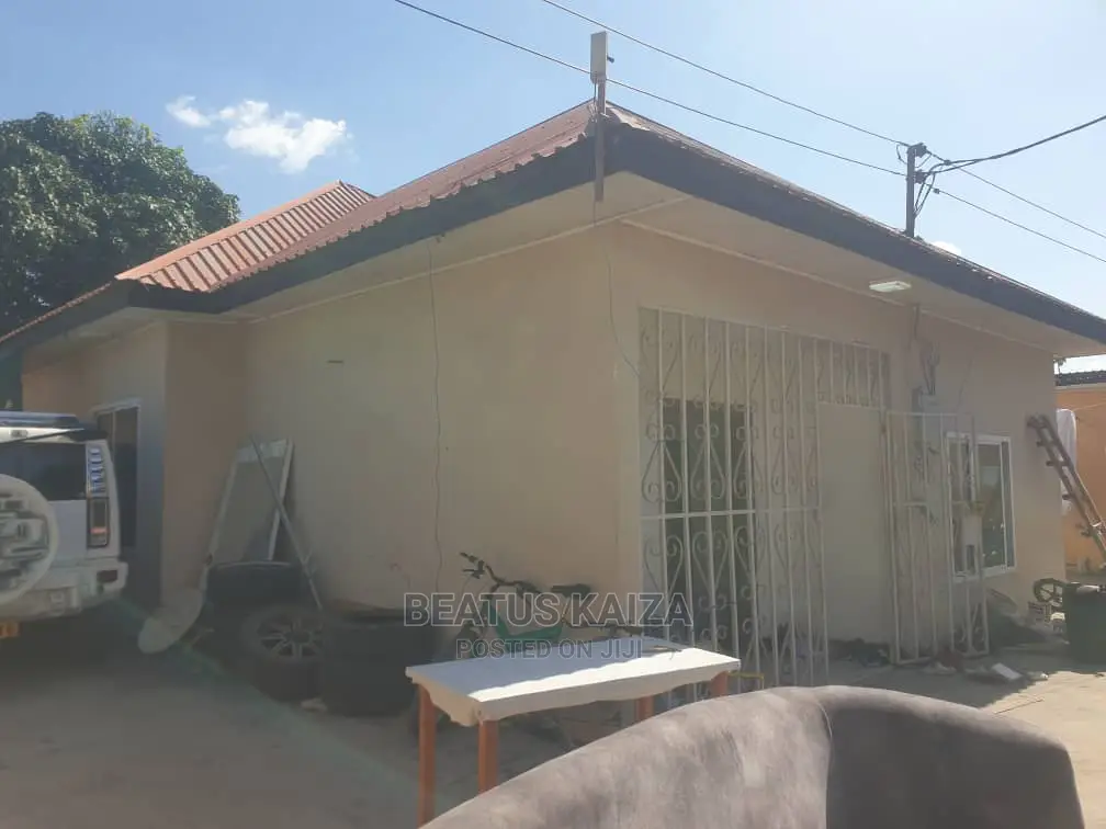 3bdrm House in Kinondoni Studio for rent