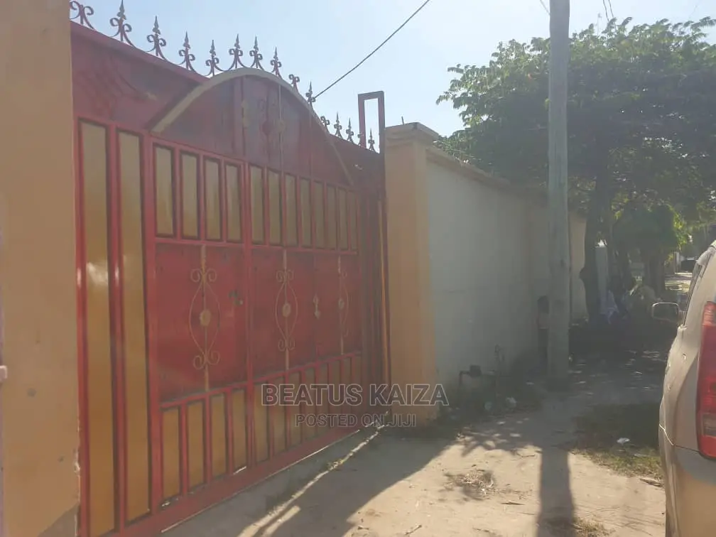 3bdrm House in Kinondoni Studio for rent