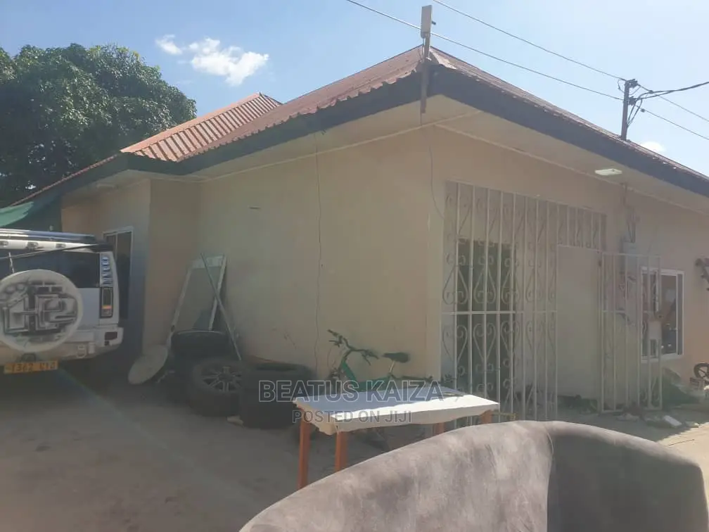 3bdrm House in Kinondoni Studio for rent