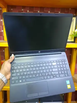 Laptop HP 15-Da2933nia 8GB Intel Core I5 HDD 1T
