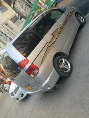 Toyota Noah 2004 Silver