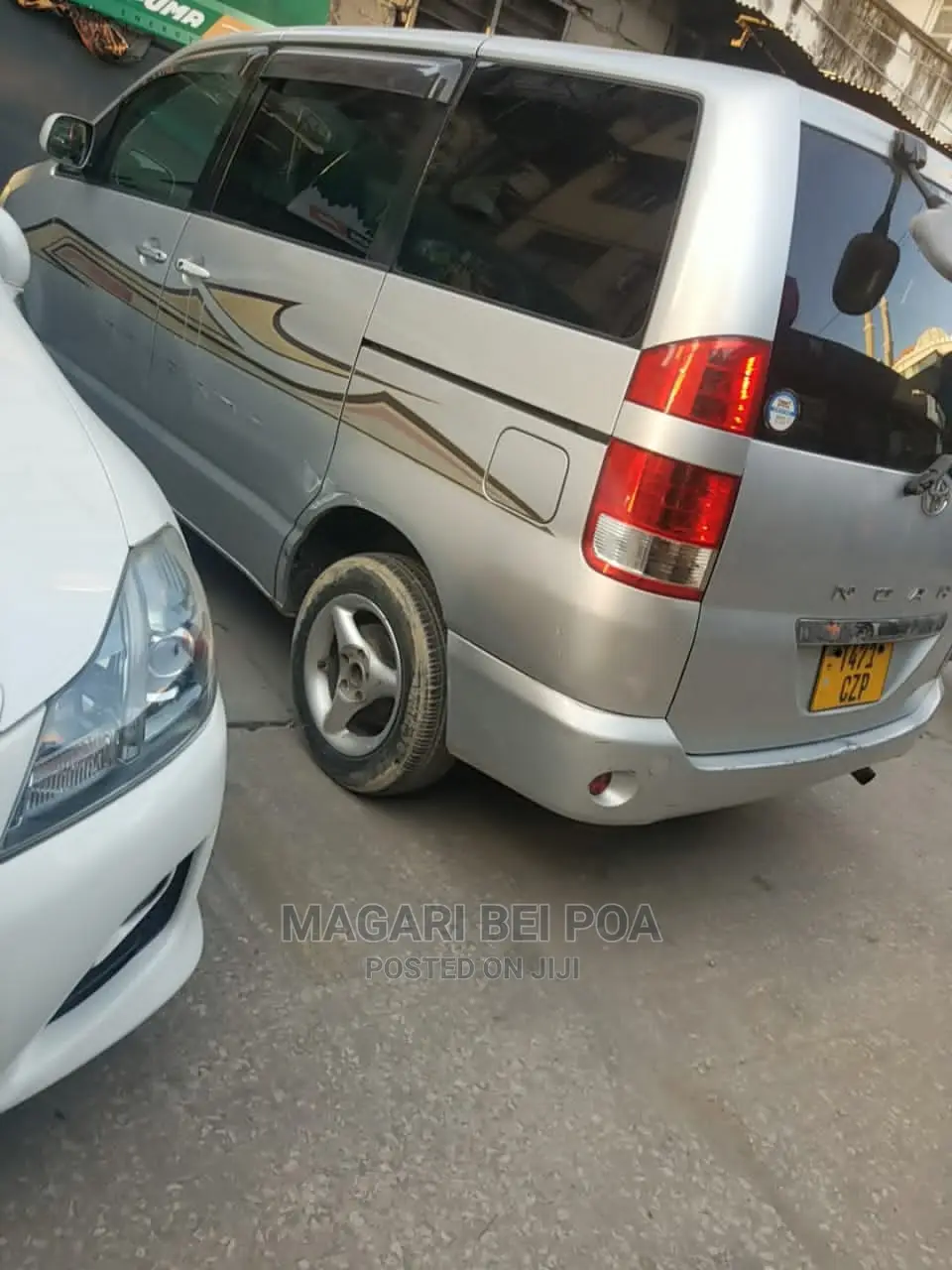 Toyota Noah 2004 Silver