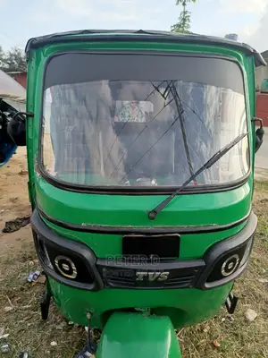 TVS Apache 160 4V 2022 Pink