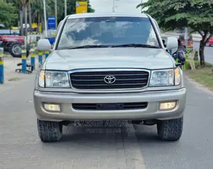 Toyota Land Cruiser 100 VX 4.2 4x4 2005 Silver