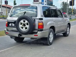 Toyota Land Cruiser 100 VX 4.2 4x4 2005 Silver